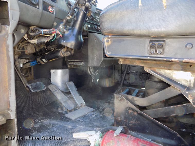 image for item DG2603 1994 Mack RD688S  dump truck