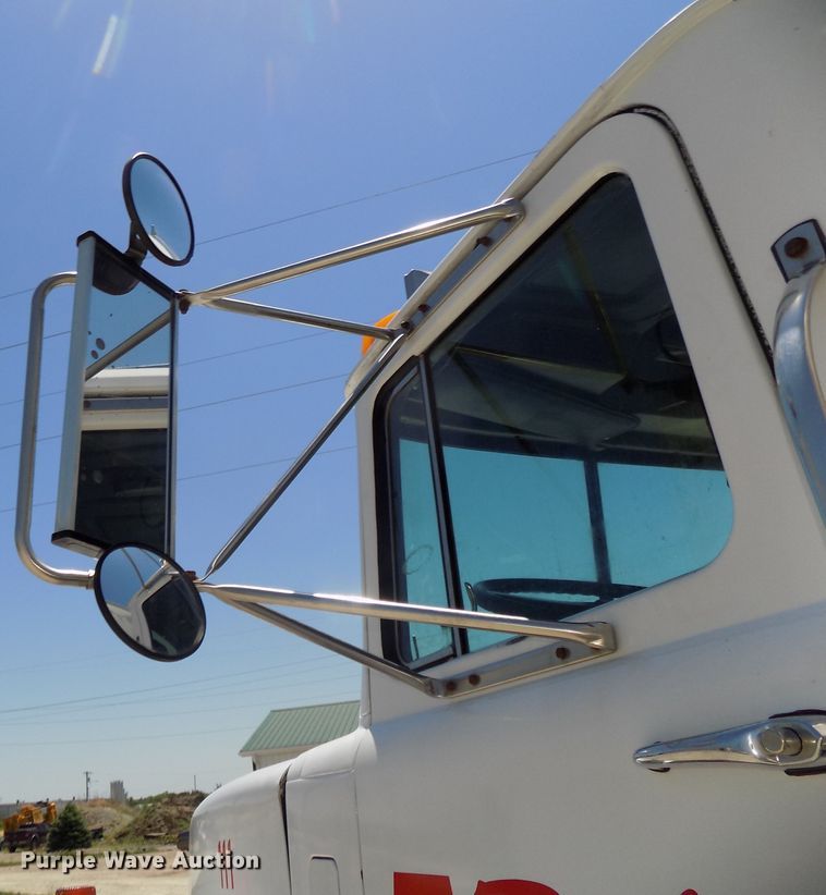 image for item DG2603 1994 Mack RD688S  dump truck