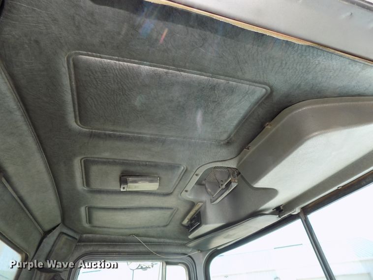 image for item DG2603 1994 Mack RD688S  dump truck