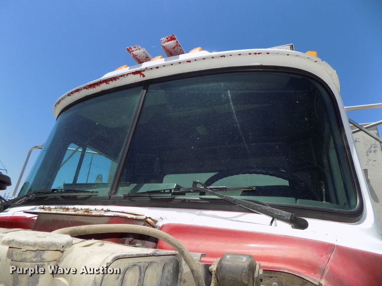 image for item DG2603 1994 Mack RD688S  dump truck