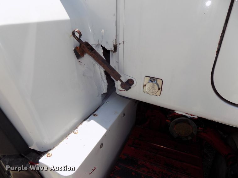 image for item DG2603 1994 Mack RD688S  dump truck