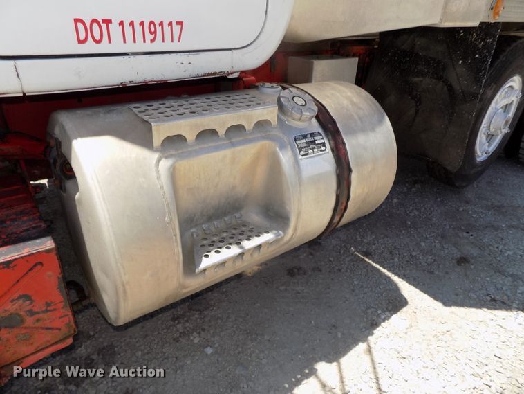 image for item DG2603 1994 Mack RD688S  dump truck