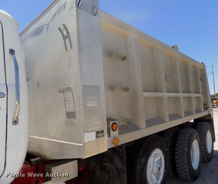 image for item DG2603 1994 Mack RD688S  dump truck