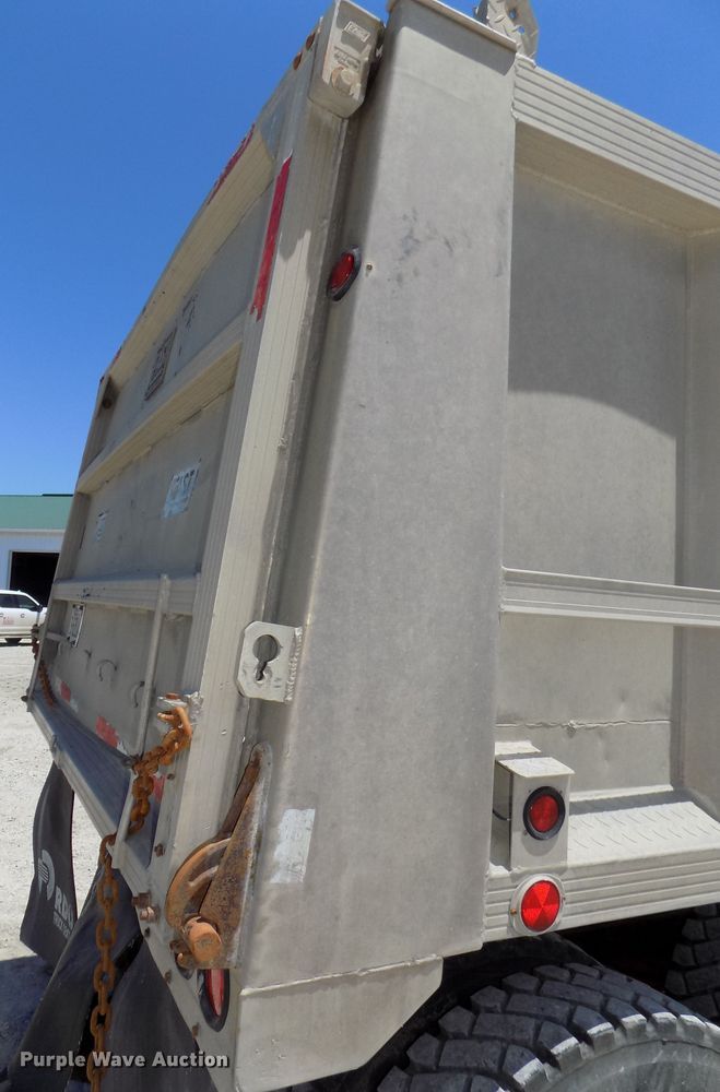 image for item DG2603 1994 Mack RD688S  dump truck