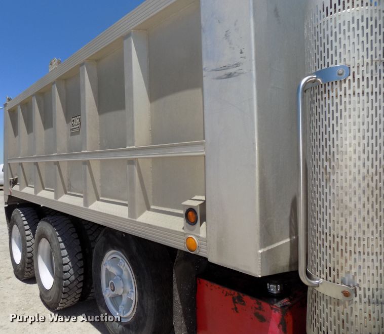 image for item DG2603 1994 Mack RD688S  dump truck