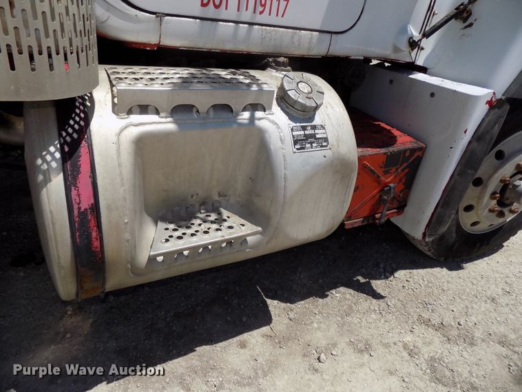 image for item DG2603 1994 Mack RD688S  dump truck