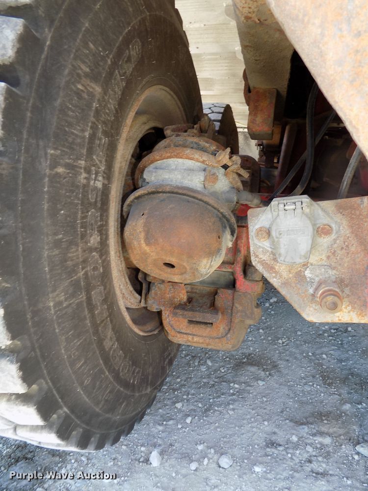 image for item DG2603 1994 Mack RD688S  dump truck