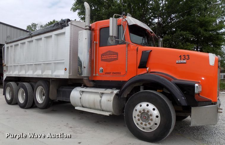 image for item DG2606 1997 Kenworth T800  dump truck