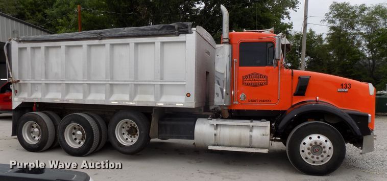 image for item DG2606 1997 Kenworth T800  dump truck