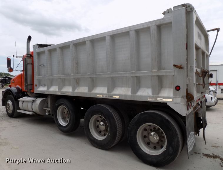 image for item DG2606 1997 Kenworth T800  dump truck