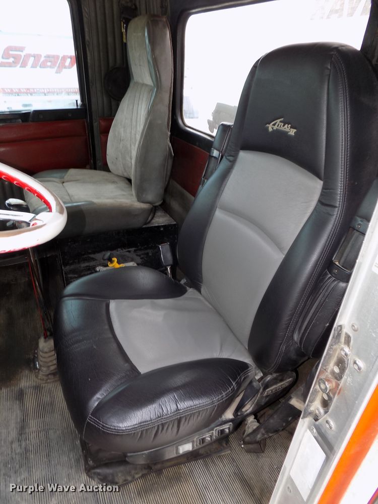 image for item DG2606 1997 Kenworth T800  dump truck