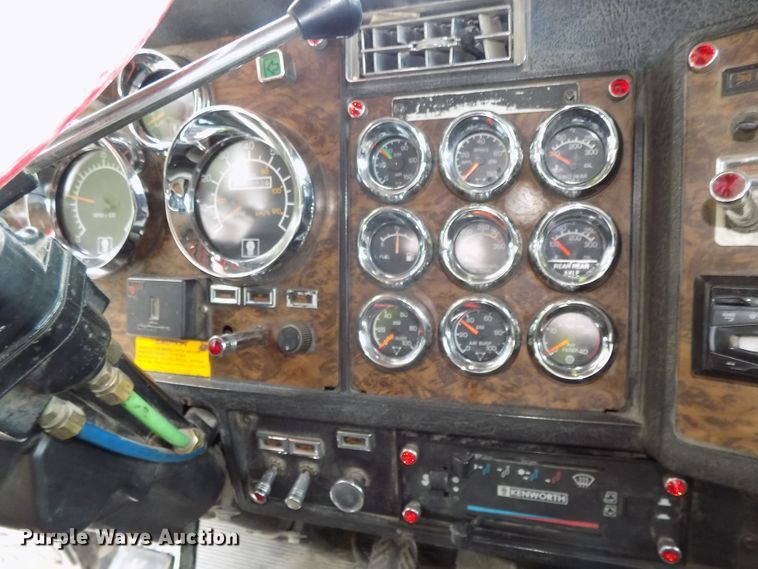 image for item DG2606 1997 Kenworth T800  dump truck