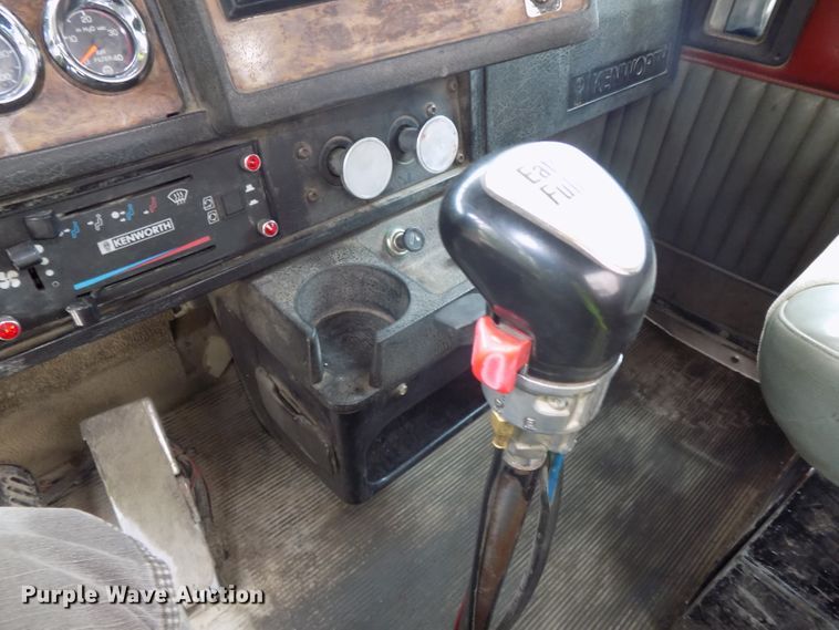 image for item DG2606 1997 Kenworth T800  dump truck