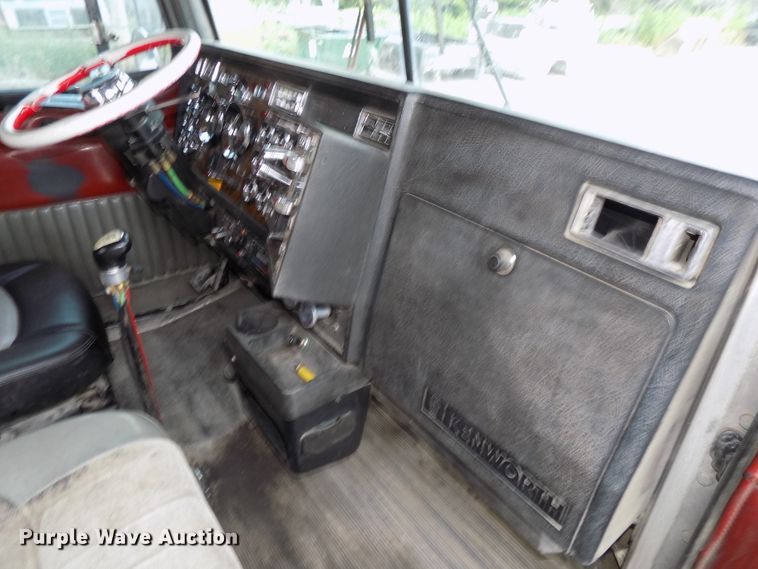 image for item DG2606 1997 Kenworth T800  dump truck