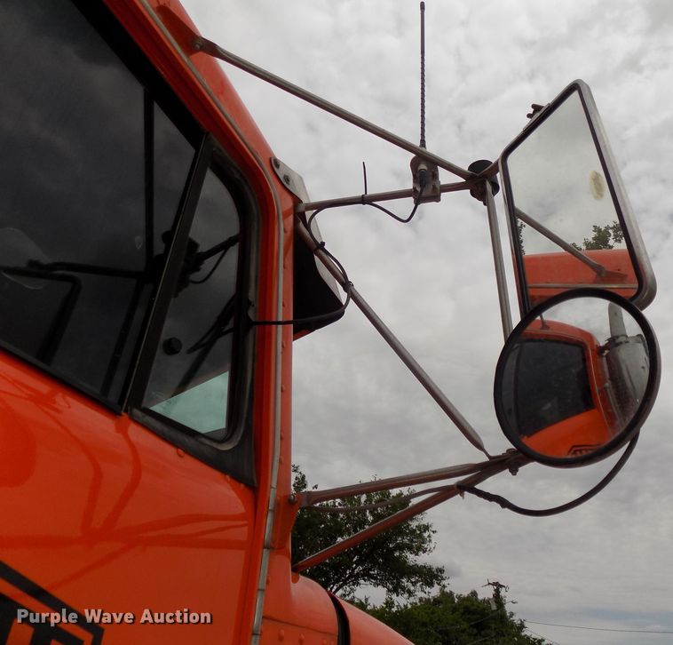 image for item DG2606 1997 Kenworth T800  dump truck