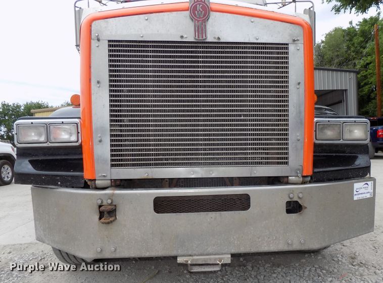 image for item DG2606 1997 Kenworth T800  dump truck