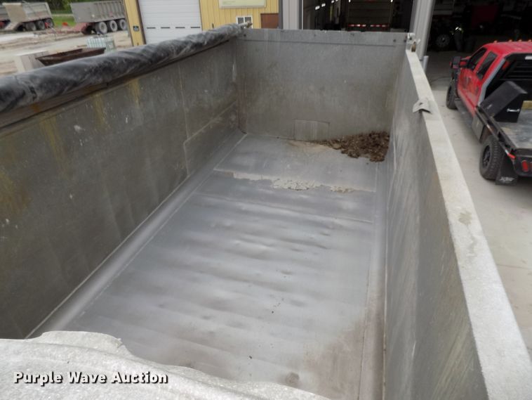 image for item DG2606 1997 Kenworth T800  dump truck