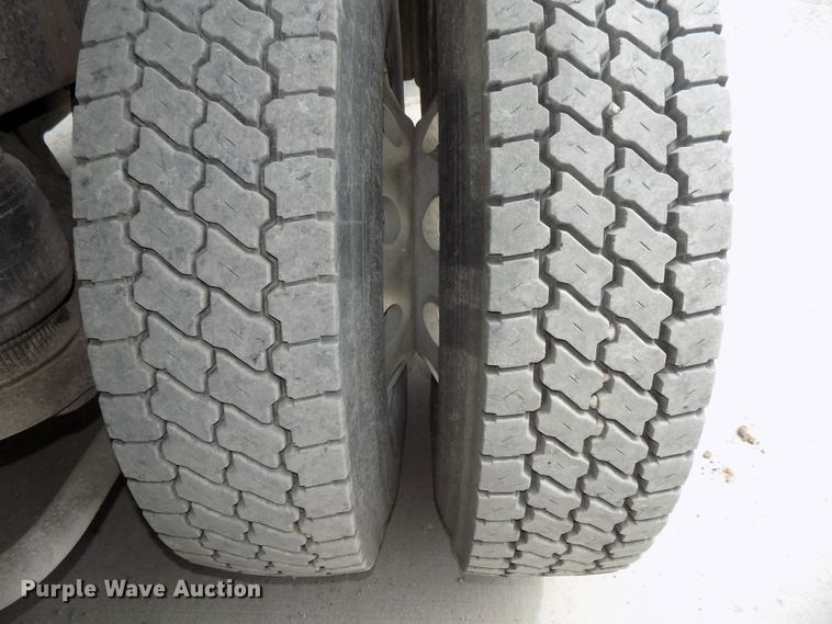 image for item DG2606 1997 Kenworth T800  dump truck