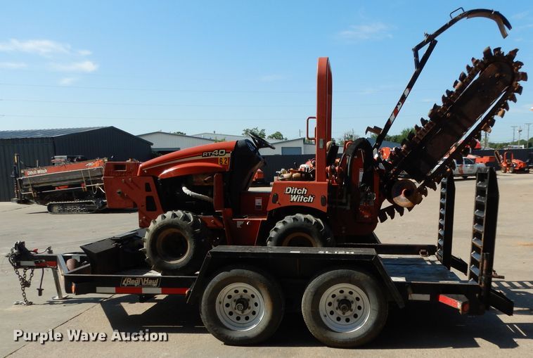 image for item DG6794 2006 Ditch Witch RT40  trencher