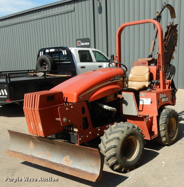 image for item DG6794 2006 Ditch Witch RT40  trencher