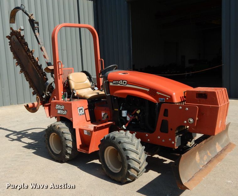 image for item DG6794 2006 Ditch Witch RT40  trencher