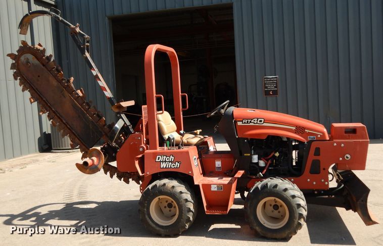image for item DG6794 2006 Ditch Witch RT40  trencher