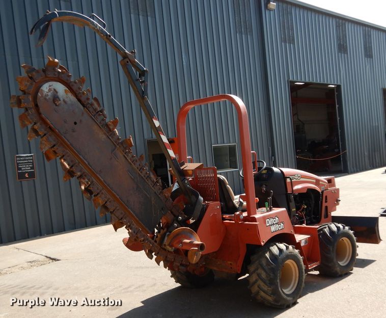 image for item DG6794 2006 Ditch Witch RT40  trencher