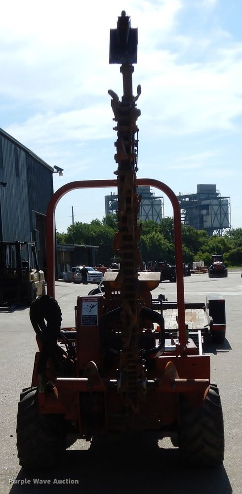 image for item DG6794 2006 Ditch Witch RT40  trencher