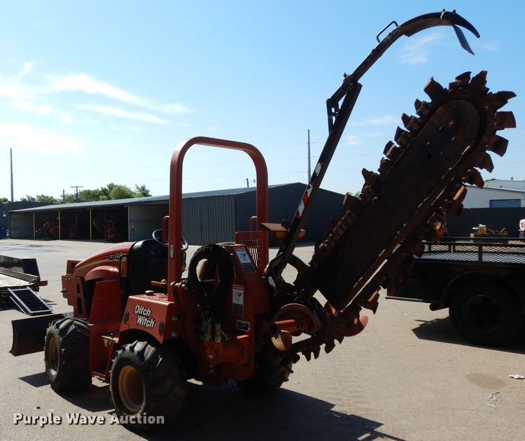 image for item DG6794 2006 Ditch Witch RT40  trencher