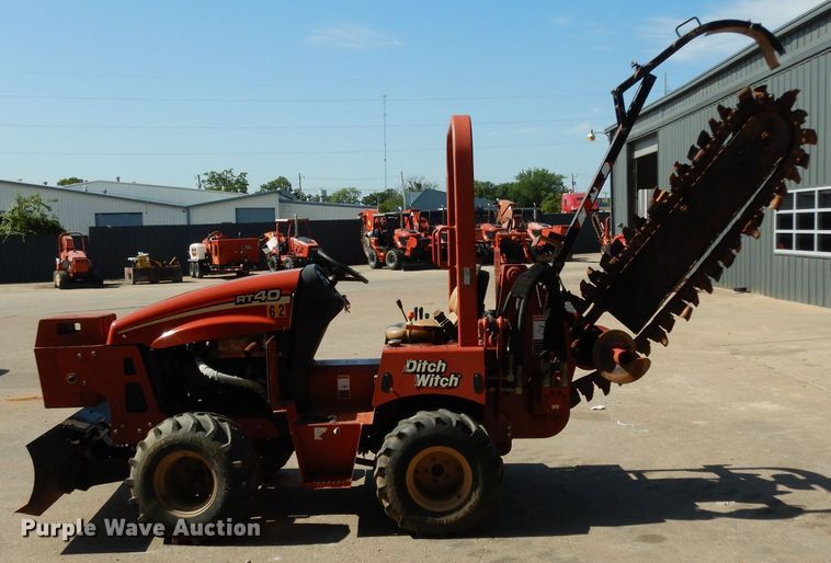 image for item DG6794 2006 Ditch Witch RT40  trencher