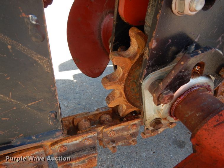 image for item DG6794 2006 Ditch Witch RT40  trencher