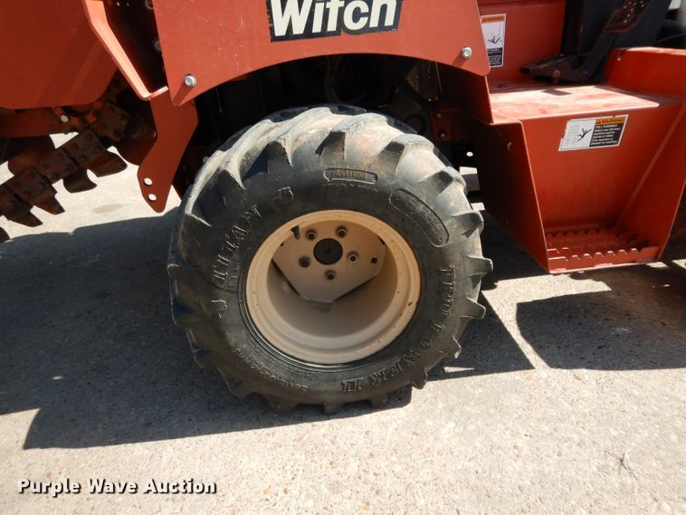 image for item DG6794 2006 Ditch Witch RT40  trencher