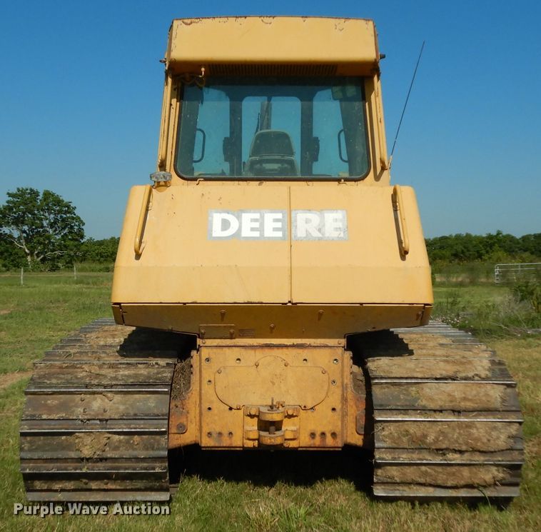 image for item DG6795 2004 John Deere 750C LGP  dozer