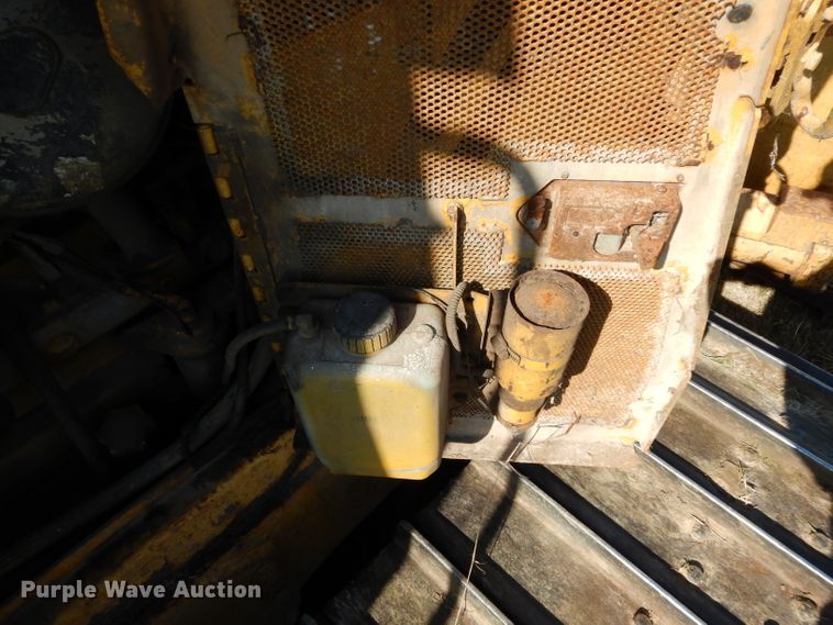 image for item DG6795 2004 John Deere 750C LGP  dozer