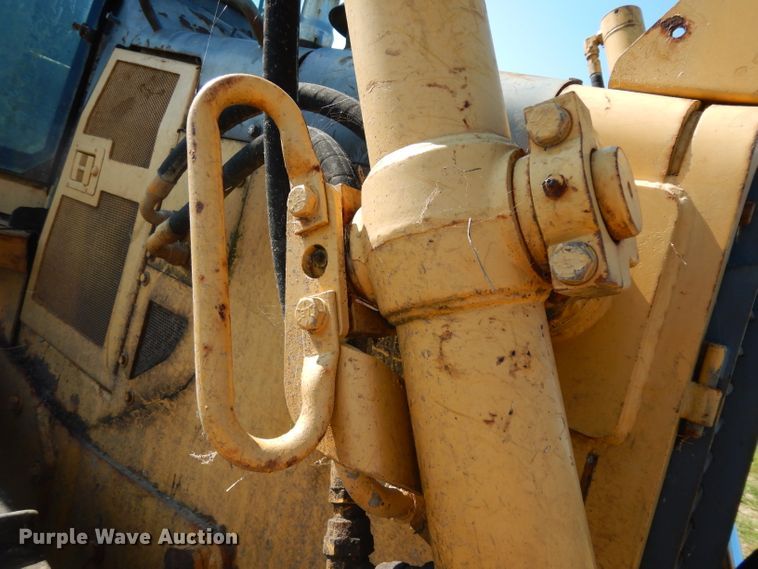 image for item DG6795 2004 John Deere 750C LGP  dozer