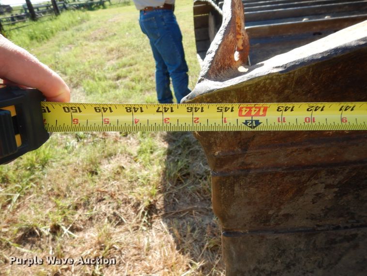 image for item DG6795 2004 John Deere 750C LGP  dozer