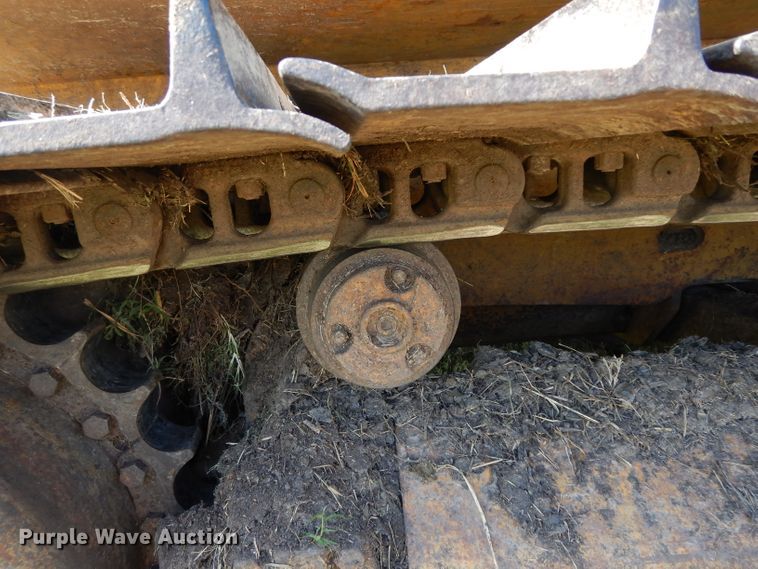 image for item DG6795 2004 John Deere 750C LGP  dozer