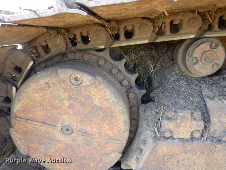 image for item DG6795 2004 John Deere 750C LGP  dozer