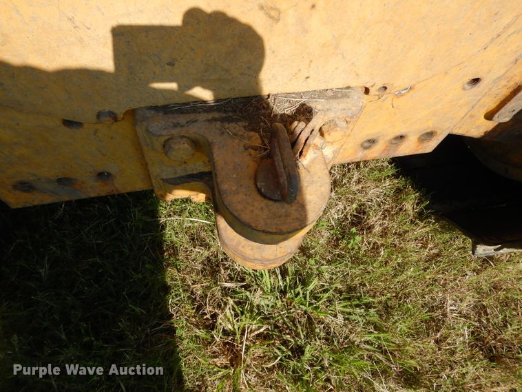 image for item DG6795 2004 John Deere 750C LGP  dozer