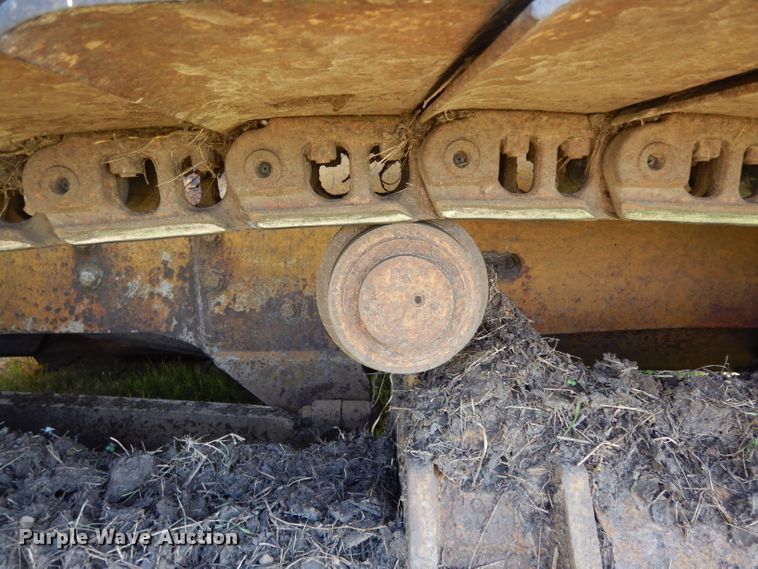 image for item DG6795 2004 John Deere 750C LGP  dozer