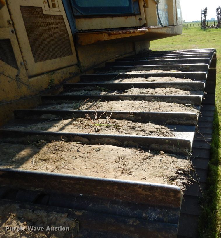 image for item DG6795 2004 John Deere 750C LGP  dozer