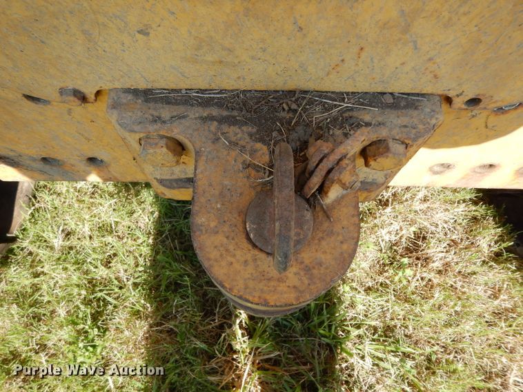 image for item DG6795 2004 John Deere 750C LGP  dozer