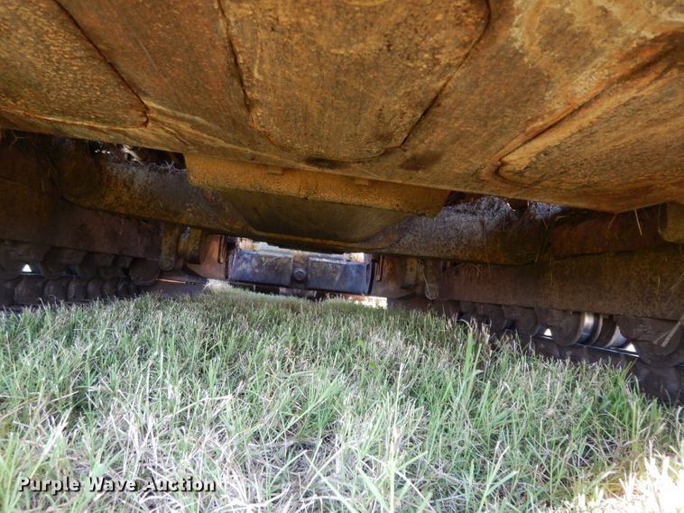 image for item DG6795 2004 John Deere 750C LGP  dozer