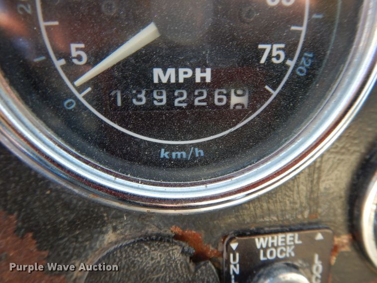 image for item DG7821 1996 Ford L8000 water truck