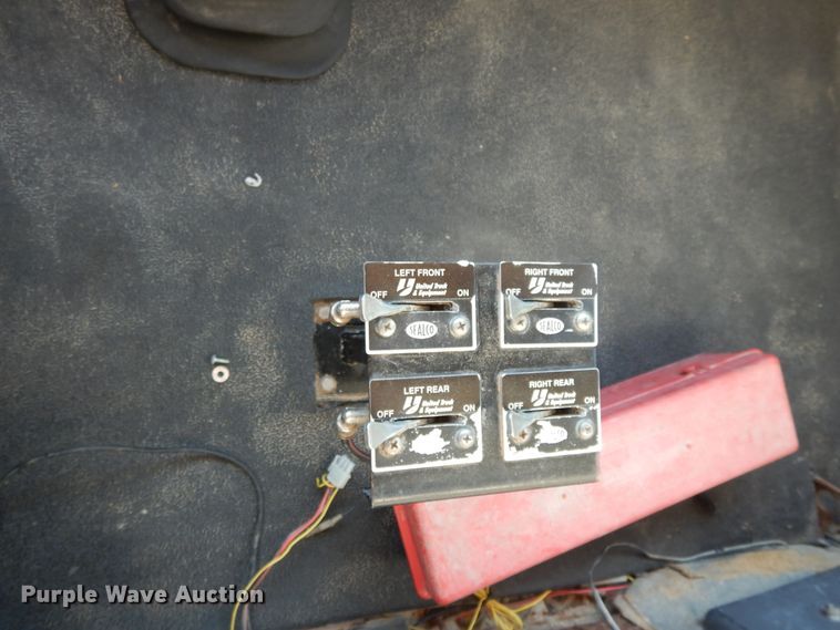 image for item DG7821 1996 Ford L8000 water truck