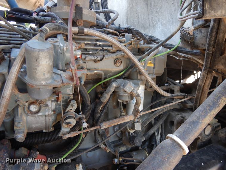 image for item DG7821 1996 Ford L8000 water truck