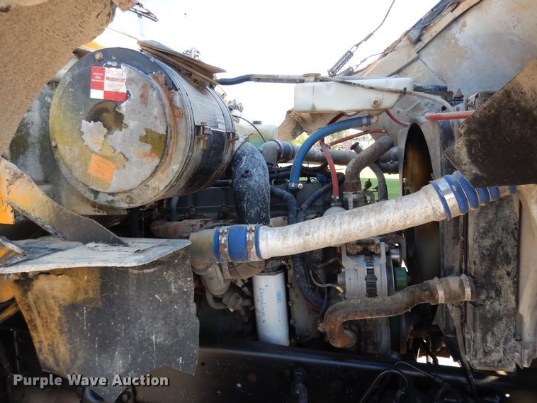 image for item DG7821 1996 Ford L8000 water truck