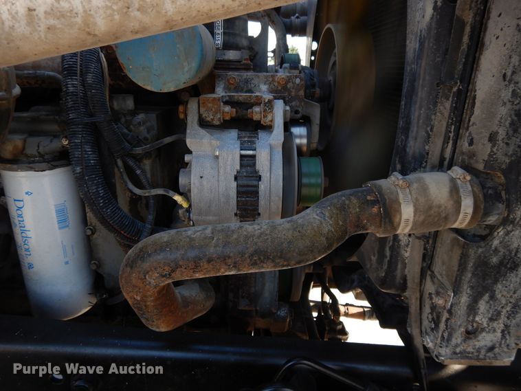 image for item DG7821 1996 Ford L8000 water truck