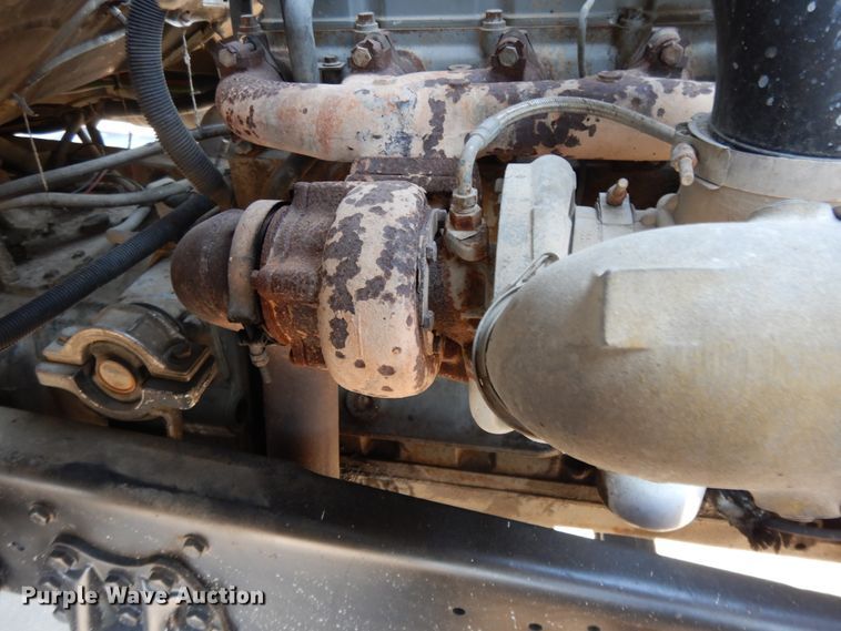 image for item DG7821 1996 Ford L8000 water truck