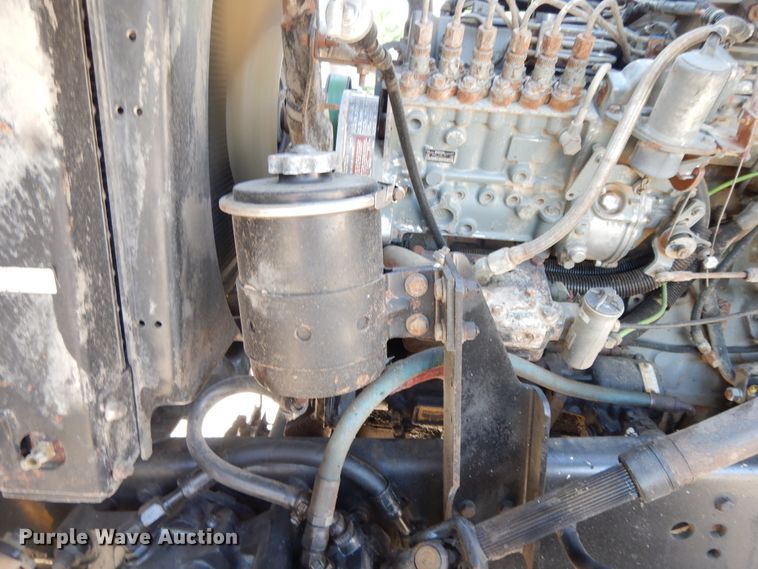 image for item DG7821 1996 Ford L8000 water truck